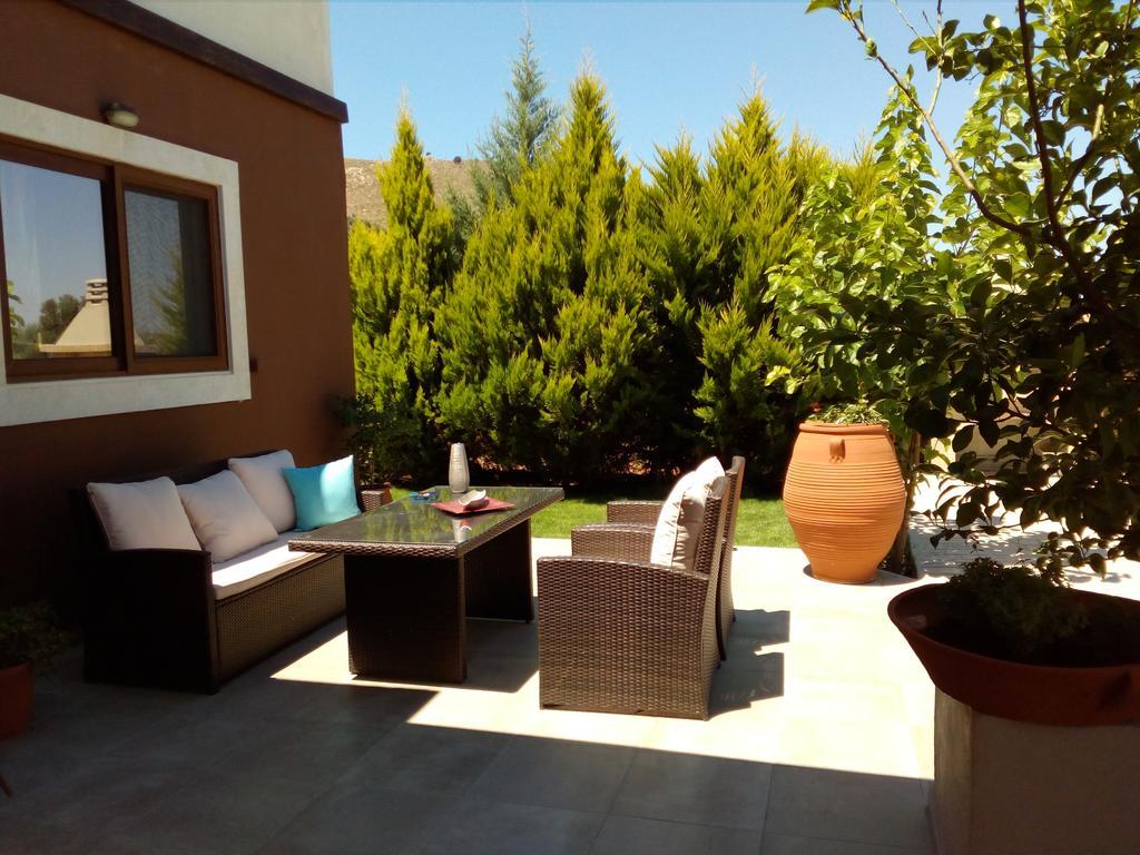 House Veggera - Private Swimming Pool Guest House Pombia Luaran gambar